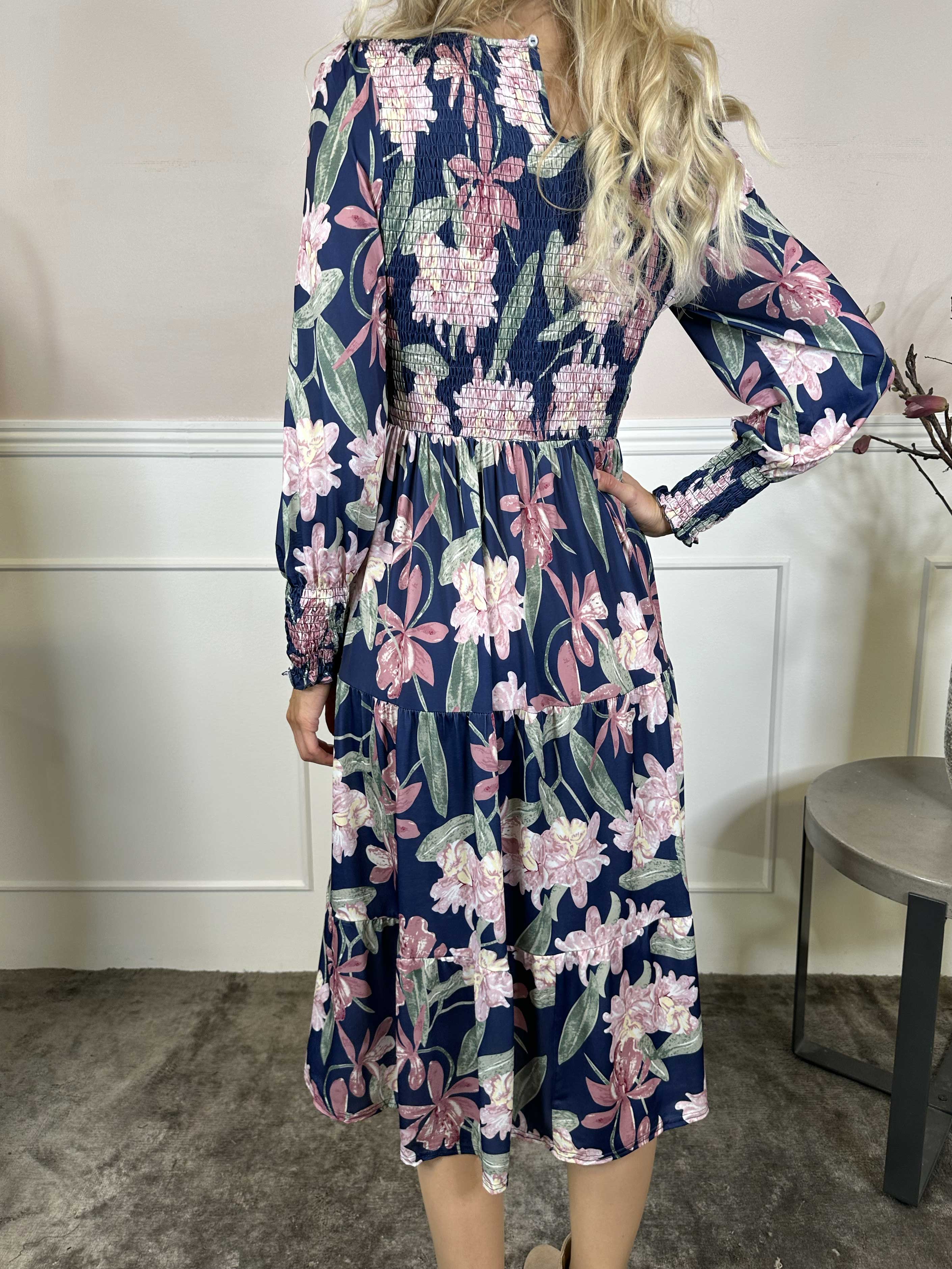 Kelly Flower Dress - Elastisk klänning med smock över bröstet